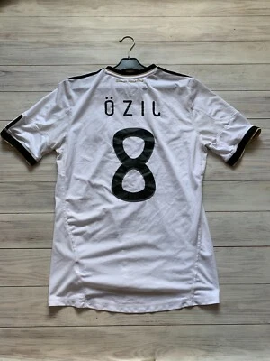 Camiseta de fútbol local Alemania 2010-2012 Adidas talla M #8 Ozil Foto 1 de 4