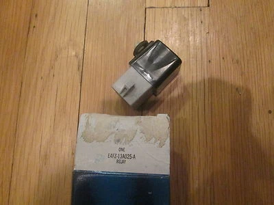 Relé de cerradura de puerta eléctrico Ford Escort 1984 1985 E4FZ-13A025-A nuevo de lote Foto 1 de 3