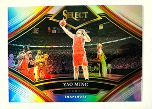 2023-24 Panini Seleziona Yao Ming ARGENTO Prizm Istantanee Inserto Card #20 Razzi! - Foto 1 di 3