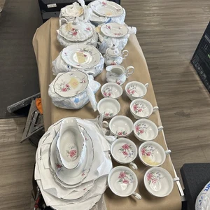 Hutschenreuther Silvia Berry Dinner Plates Bowls/Dish set 77pc set - Picture 1 of 17