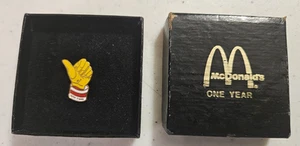 Vintage Ronald McDonald's 12 Mo Svc1 year achievement pin Thumbs Up W/box - Picture 1 of 5
