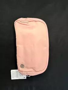 Lululemon Everywhere Belt Bag 2L - Pink- Brand New - Stylish & Versatile Waist - Picture 1 of 3