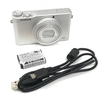 Fujifilm Digital Camera X Series XQ1 Silver 4x 12.0MP Compact Camera - Image 1 of 4