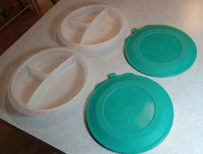 Set of 2 VTG Anchor Hocking Divided Microwave Plates 5799 w Green Press Tab Lids - Image 1 of 4