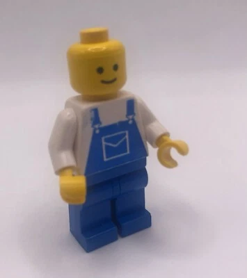 LEGO - Vintage Postman / Postbote - Blau - MINIFIGURE - Sleeved - Bild 1 von 3