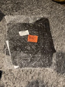 Alfombrillas delanteras originales Chevrolet Silverado 2014-2018 cacao para todo tipo de clima 84039115 - Imagen 1 de 8
