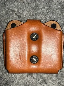 DeSantis AO1 JJ Dual Leather Magazine Holder - Picture 1 of 7