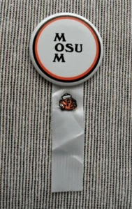  orig. 1960's Pinback OREGON STATE BEAVERS **OSU Mom** w/Ribbon & Beaver Patch - Picture 1 of 4