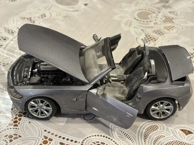Maisto BMW Z4 Convertible 1:18 Scale Gray Diecast - No Box - See Description - Image 1 of 3