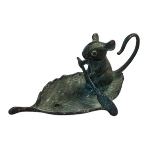 Vintage Metall Kerzenständer Halter Maus Mäuse Messing Blatt Boot Paddel Figur  - Bild 1 von 7
