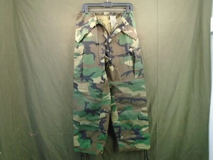 Pantalones militares estadounidenses Goretex clima frío húmedo BDU camuflaje pequeños regulares 1999 238-J - Imagen 1 de 12