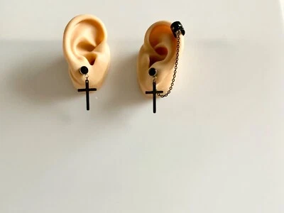 Pendientes de acero inoxidable con cruz negra para hombre puño joyería tipo poste perno perforado Foto 1 de 3