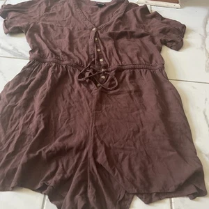 Torrid Romper Womens Size 1X Deep Mahogany Rayon Slub Button Front V-Neck A5 - Picture 1 of 4