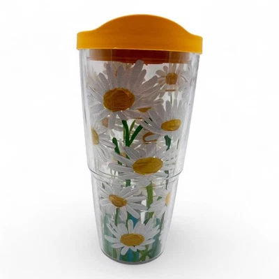 Copo Tervis 24 oz margaridas brancas padrão flor margarida tampa amarela clara - Imagem 1 de 4