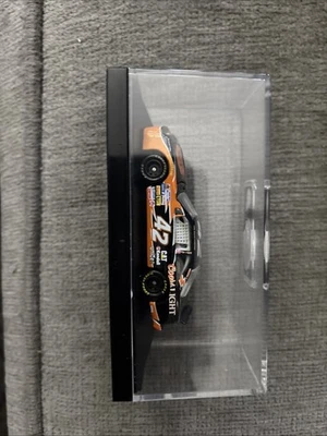 Coche de colección Action Racing Kyle Petty Halloween 1995 1:64 con vitrina Foto 1 de 4