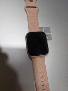 Apple Watch Series 9 45mm Aluminum Case with Sport Band - Photo 1 sur 3