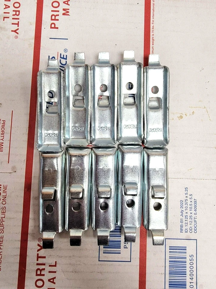 REPUIBLIC Republic Steel Shelf Clips Industrial Metal Shelving Hooks Lot of (10)