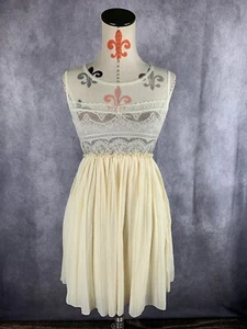DeLiAs Women’s Size S Light Yellow Mesh Lace Dress Lined Pleated - Picture 1 of 11