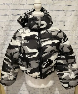 Almost Famous black and white camouflage cropped puffer jacket Size 1X - Picture 1 of 8