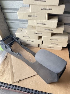 Used Front Lower Center Console fits: 2020/2025 1.8 Toyota Corolla floor Sedan - Image 1 of 4