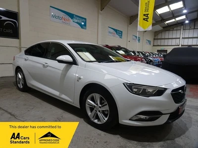 2017 Vauxhall Insignia 1.5T SRi Nav 5dr *ONE OWNER*LOW MILEAGE*ONLY 18000 MILES  - Image 1 of 4