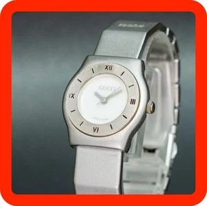 Orologio da donna rotondo vintage Gucci titanio argento quarzo - Foto 1 di 13