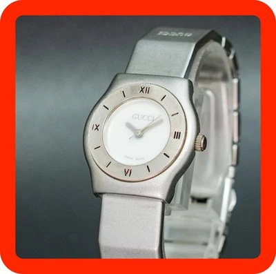 Orologio da donna rotondo vintage Gucci titanio argento quarzo - Immagine 1 di 4