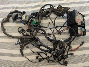 2016 Ford Focus ST Turbo 8th Digit Vin # 9 Engine Bay body Harness W/ Fuse Box - Picture 1 of 8