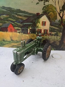 Vintage John Deere Tractor With Driver 1940's Toy - Picture 1 of 8
