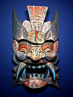 Antigua máscara ritual china Nuo, cuernos de toro, expresión feroz, protección del espíritu Foto 1 de 3