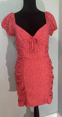 Vestido Trixxi Pequeño Rosa Caliente Floral Lados Reunidos Picnic Sunday Drive Foto 1 de 4