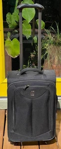 Travelpro Luggage 21 inch Expandable Choice of Flight Crews Carry-On Black - Picture 1 of 19