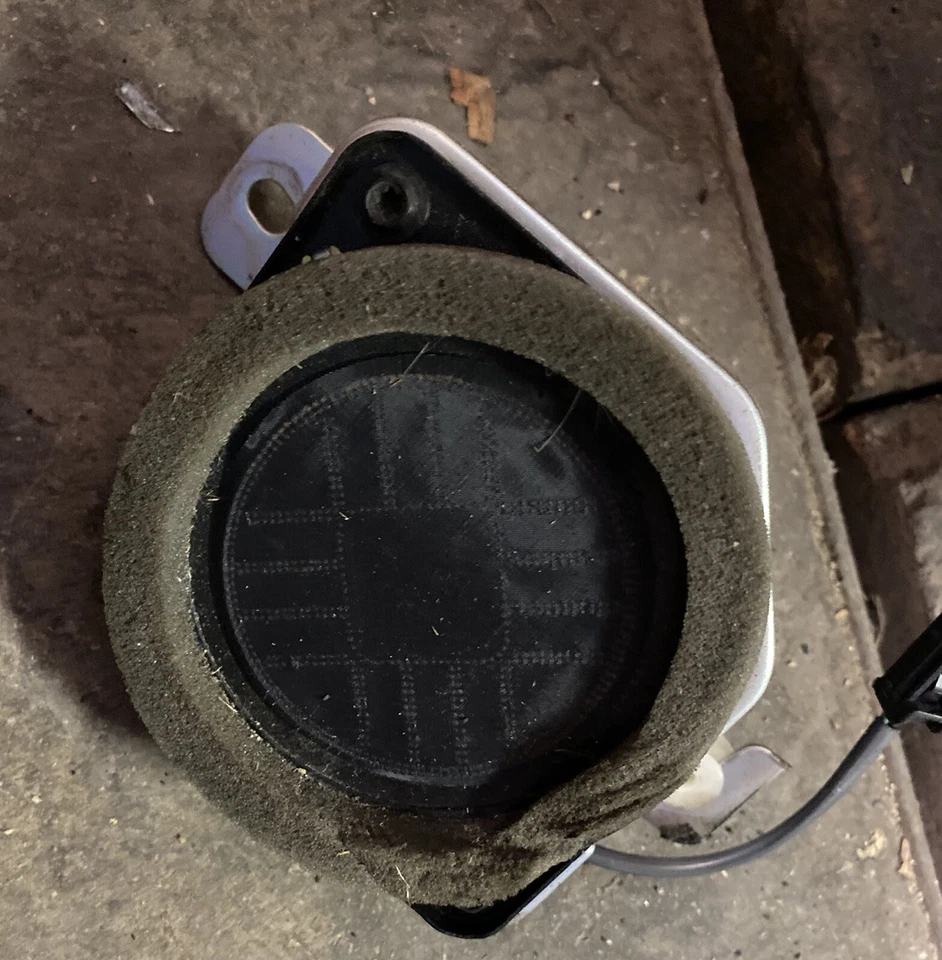 Altavoz arranque trasero Lexus IS250 IS350 IS200t IS300 XE30 Mark Levinson 86150-0W210 Foto 1 de 3