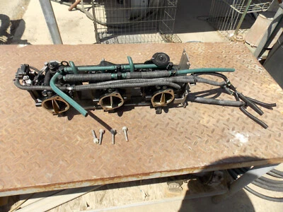 3 carburetors, engine ran / motor parts for a 2001 yamaha waverunner GP1200R - Image 1 of 4