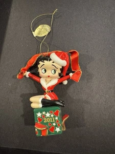 2011 Betty Boop Present Box Ornament The Danbury Mint Brand - Preowned - Picture 1 of 9
