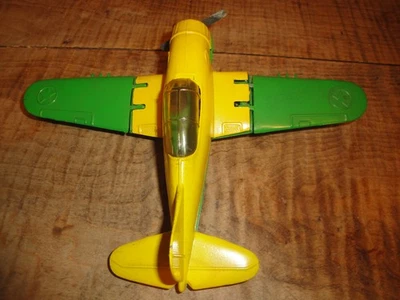 Avión de juguete fundido a presión Hubley Kiddie de colección alas plegables ruedas verde amarillo antiguo Foto 1 de 4