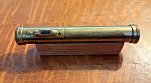 Mira telescópica de tránsito Keuffel & Esser N5702 de latón nivel manual con soporte de exhibición - Imagen 1 de 5