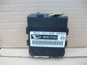 DAIHATSU SIRION 2002 CONJUNTO RELÉ CONTROL PUERTA ECU 85980-97403 - Imagen 1 de 1