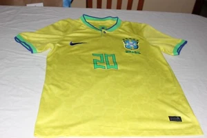 CAMISETA FUTBOL SELECCION DE BRASIL DE MARCA NIKE TALLA S Nº 20 VINI JR. - Picture 1 of 4