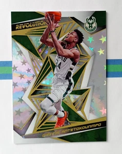 Panini Revolution Giannis Antetokounmpo Astro 2019 #76 Bucks - Imagen 1 de 2