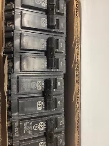 BOX OF 5 GE THHqb2120 Thqb2120 2 Pole 20 Amp 22kA Circuit Breaker - Picture 1 of 3
