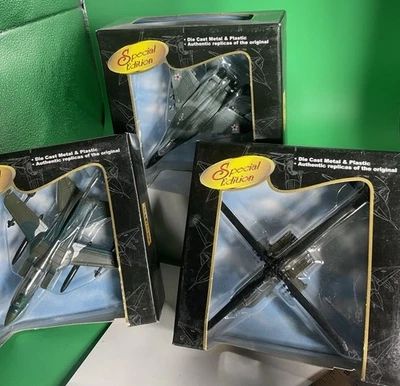 Colección MAISTO 2001 de 3, helicópteros, 2 aviones de combate ediciones especiales nuevo en caja Foto 1 de 4