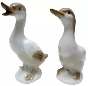 Vintage Otagiri OMC Japan PAIR of Porcelain Duck Figurines 4 5/8" & 4 3/8" Tall - Picture 1 of 6