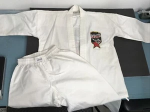 Gi Martial Arts White Child Unisex Kings Academy TaeKwonDo JiuJitsu Sz1/150 Used - Picture 1 of 9