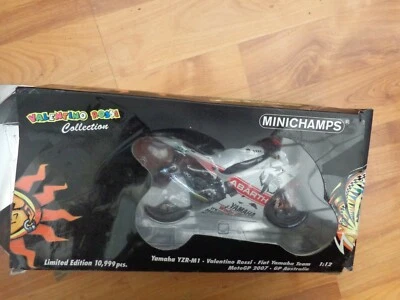 MINICHAMPS 1/12 VALENTINO ROSSI YAMAHA YZR-M1 AUSTRALIA GP 2007 MOTORCYCLE BIKE - Image 1 of 3