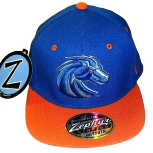 Boise State Bronocs Niños Jóvenes Zephyr Azul Elastizado Calce Sombrero Nuevo Ncaa - Imagen 1 de 3