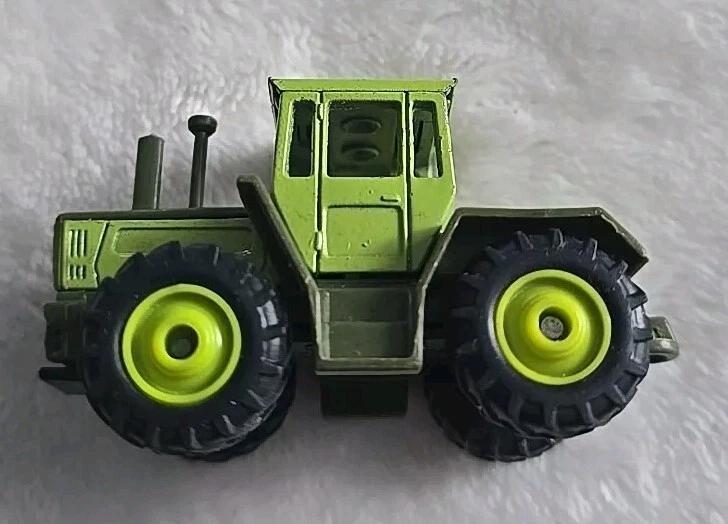 Vintage Matchbox MB-Trac 1600 Turbo 1/64 two tone green tractor diecast/plastic  - Image 1 of 4