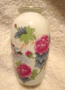 Vintage~Miniature Vase~Pink Flowers~Ducks~Made in China~3.75" Tall~1970's - Imagen 1 de 13