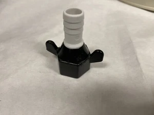 244-4946 Seaflo 1/2" Straight Barb X 1/2" FPT Swivel Fitting for RV - Pump - OEM - Picture 1 of 6