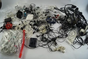 Massive LOT Over (50) Wireless and Wired Earbuds Headphones WORKING B253 - Picture 1 of 11